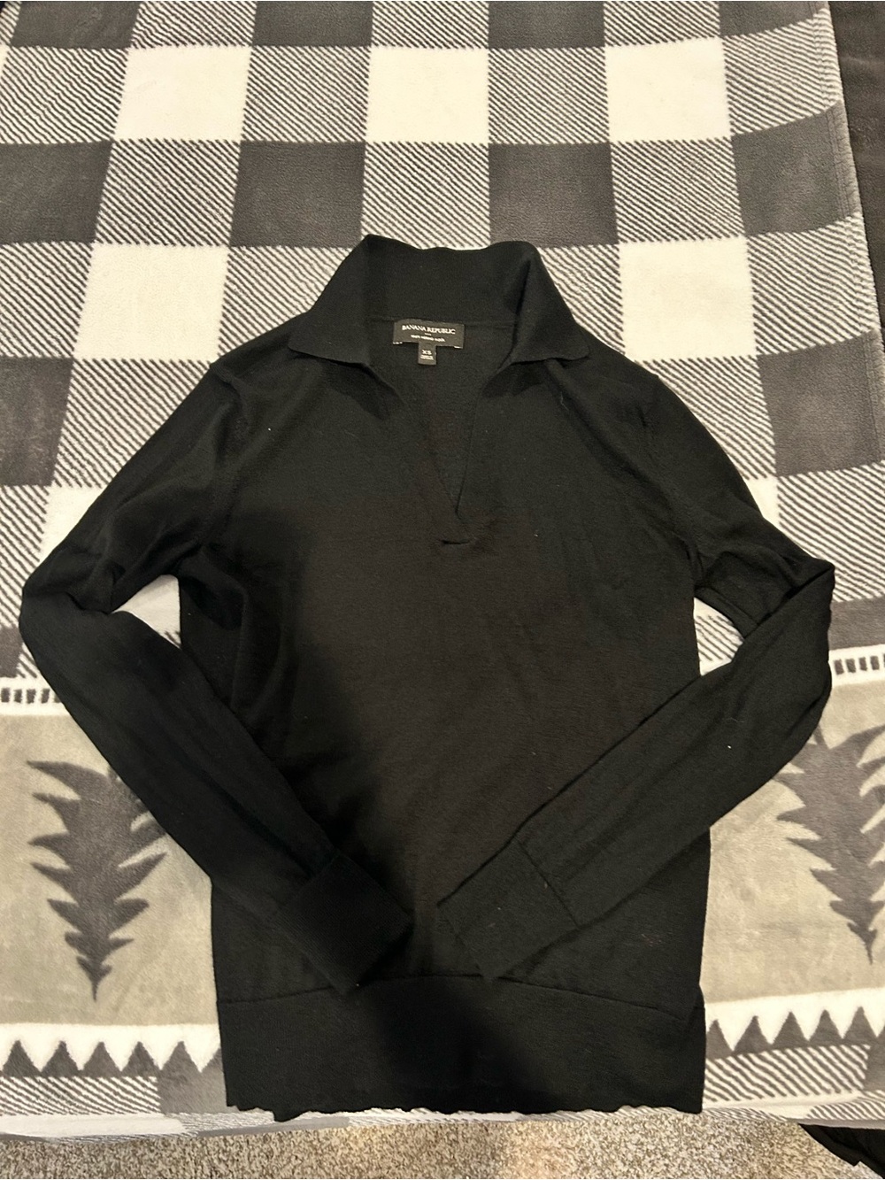 Banana Republic 100% merino wool Black Collared V-Neck Sweater